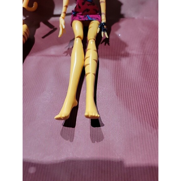Monster High Toralei Stripe  Freaky Field Trip Doll lot of 2 TLC  As-Is - Picture 6 of 11